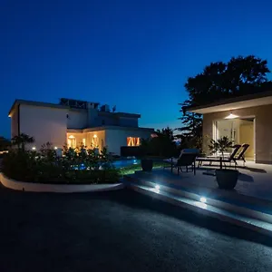 https://apartments-bego.primorje-gorskikotar.com